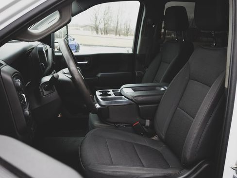 Used 2023 Chevrolet Silverado 2500 Custom w/ Custom Convenience Package image 17