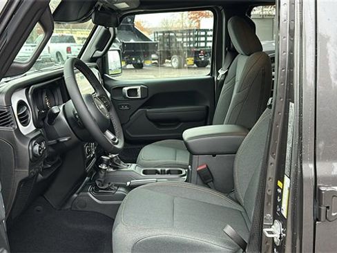 New 2026 Jeep Gladiator Sport image 8