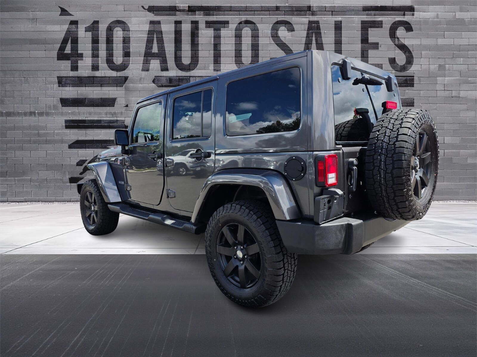Used 2017 Jeep Wrangler Unlimited Rubicon AWD/4WD image 8