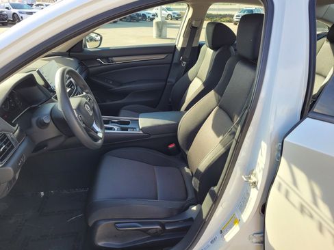 Used 2018 Honda Accord LX image 13