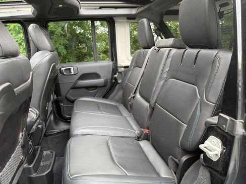 Used 2024 Jeep Wrangler Unlimited Rubicon 4xe AWD/4WD image 12