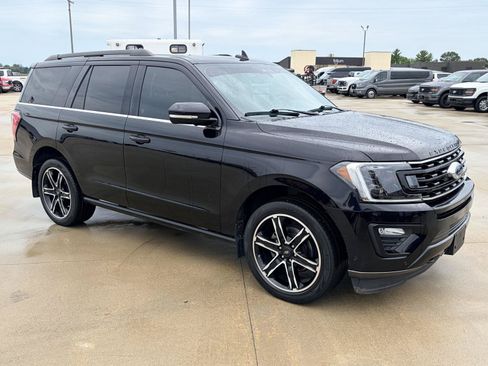 Used 2021 Ford Expedition Limited w/ Equipment Group 303A AWD/4WD image 2