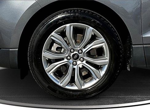 Used 2024 Ford Edge Titanium image 35