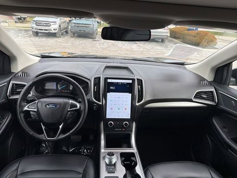 Used 2024 Ford Edge SEL w/ Convenience Package image 4
