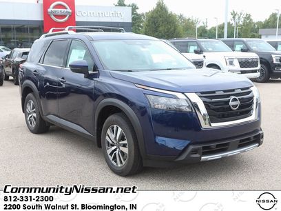 New 2025 Nissan Pathfinder SL w/ Cargo Package