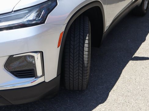 Used 2022 Chevrolet Traverse LT image 52