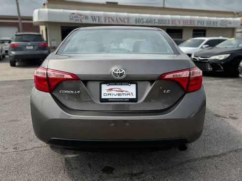 Used 2018 Toyota Corolla LE image 4