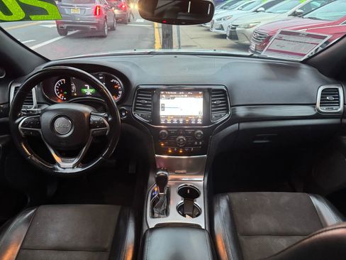 Used 2020 Jeep Grand Cherokee Altitude image 34