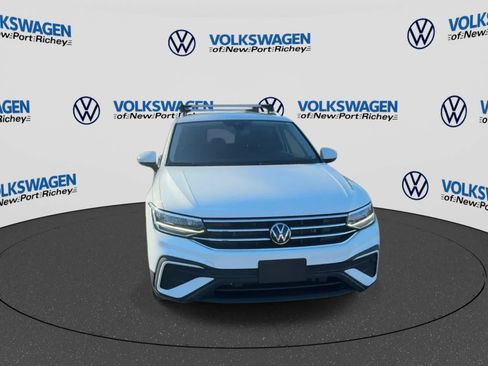 Used 2024 Volkswagen Tiguan SE AWD/4WD image 3