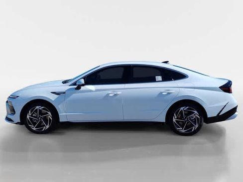 New 2026 Hyundai Sonata SEL FWD image 3