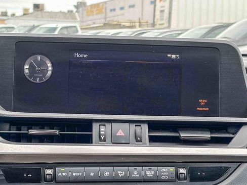 Used 2021 Lexus ES 300h w/ Accessory Package image 13