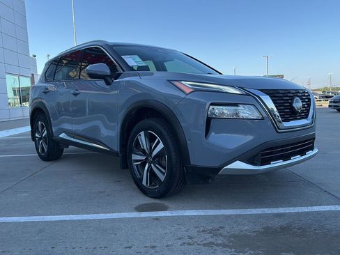 Used 2023 Nissan Rogue Platinum image 4