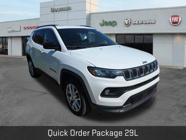 Used 2023 Jeep Compass Latitude AWD/4WD image 2