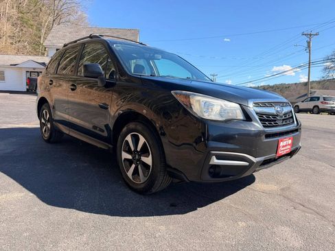 Used 2017 Subaru Forester 2.5i Premium w/ All-Weather Package AWD/4WD image 3