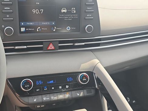 New 2026 Hyundai Elantra SEL Sport Premium FWD image 21