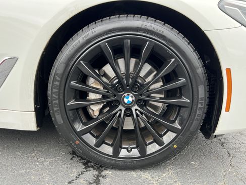 Used 2022 BMW 530i xDrive AWD/4WD image 11