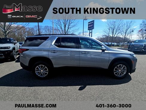 Used 2023 Chevrolet Traverse LT w/ Rear Camera Mirror Package image 7