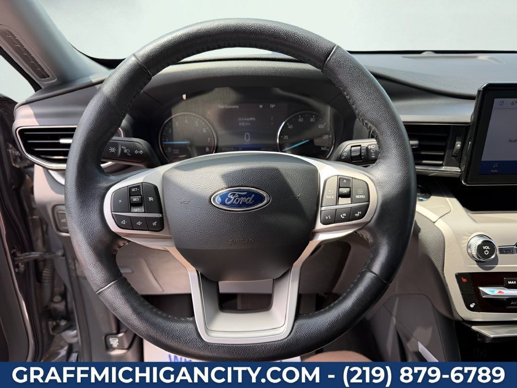 Used 2022 Ford Explorer XLT w/ Equipment Group 202A AWD/4WD image 14