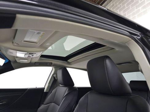 Certified 2024 Lexus ES 300h w/ Premium Package FWD image 17