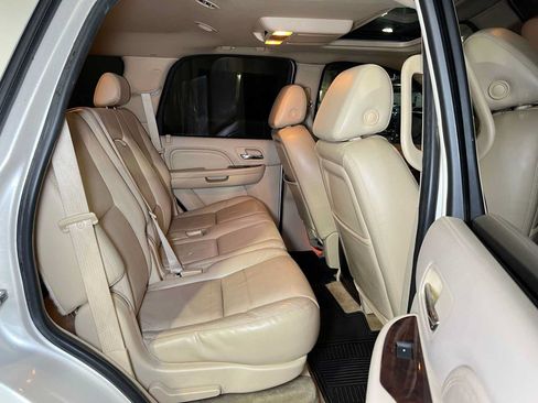 Used 2007 Cadillac Escalade AWD w/ Information Package image 14