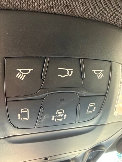 Used 2026 Chrysler Pacifica Limited FWD image 23