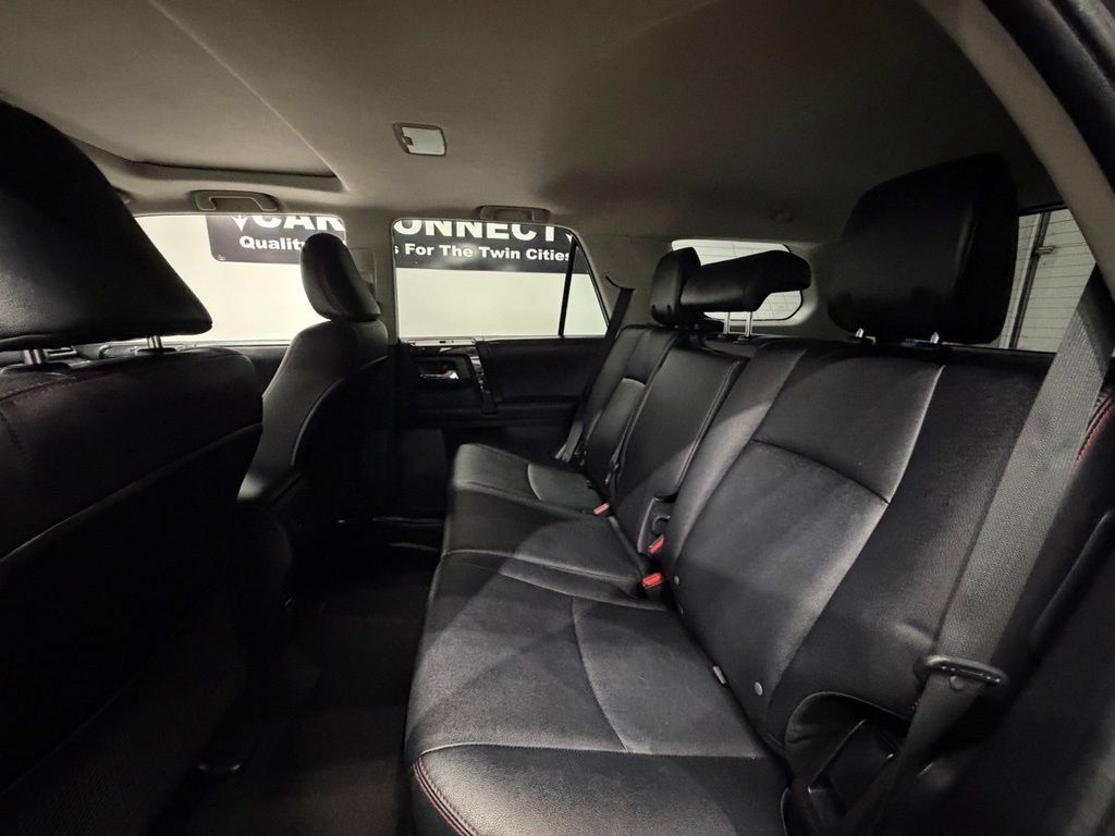 Used 2018 Toyota 4Runner TRD Off-Road Premium AWD/4WD image 31
