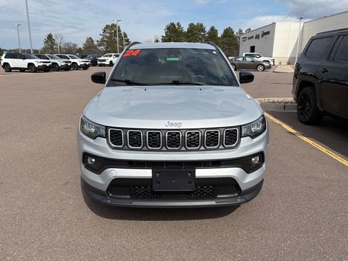 Certified 2024 Jeep Compass Latitude AWD/4WD image 8