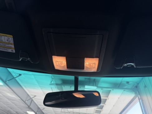 Used 2015 Ford Explorer XLT w/ Equipment Group 202B image 23