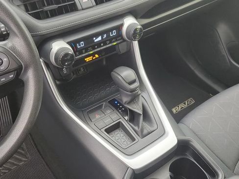 Used 2019 Toyota RAV4 XLE FWD image 30