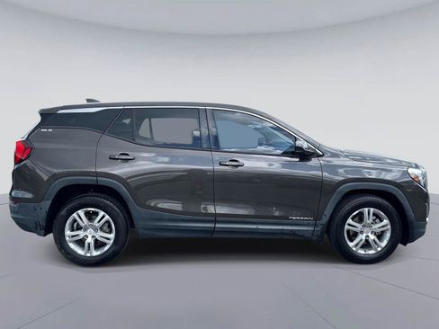 Used 2019 GMC Terrain SLE FWD image 2