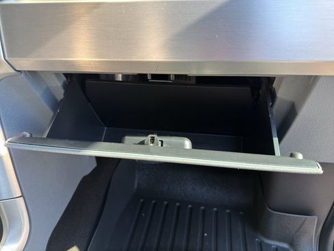 Used 2012 Ford F150 Platinum AWD/4WD image 12