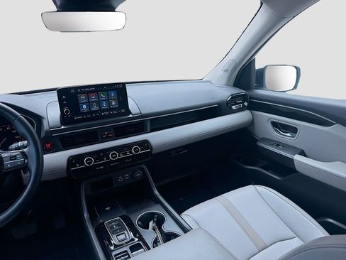 Used 2025 Honda Pilot Touring image 19