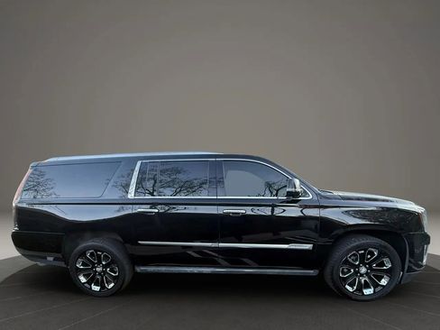 Used 2019 Cadillac Escalade ESV Platinum image 8