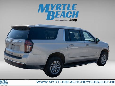 Used 2023 Chevrolet Suburban LT image 6