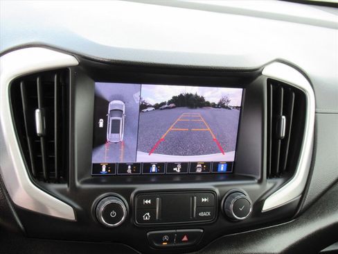 Used 2024 GMC Terrain SLT w/ Tech Package image 23