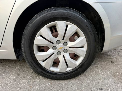 Used 2012 Chevrolet Cruze LS w/ Connectivity Package FWD image 18