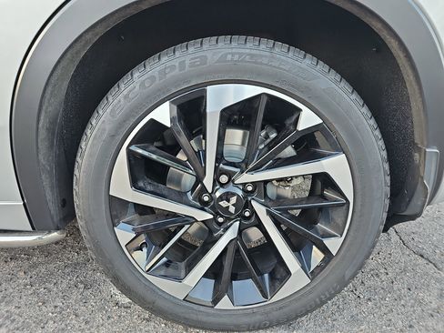 Used 2024 Mitsubishi Outlander SEL AWD/4WD image 34