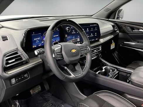New 2026 Chevrolet Traverse High Country w/ LPO, Floor Liner Package AWD/4WD image 9