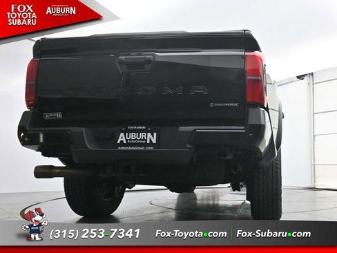 Used 2025 Toyota Tacoma TRD Off-Road AWD/4WD image 21