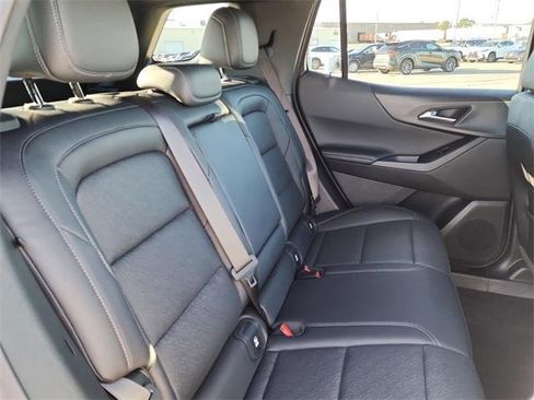 Used 2025 Chevrolet Equinox LT w/ Convenience Package II image 16