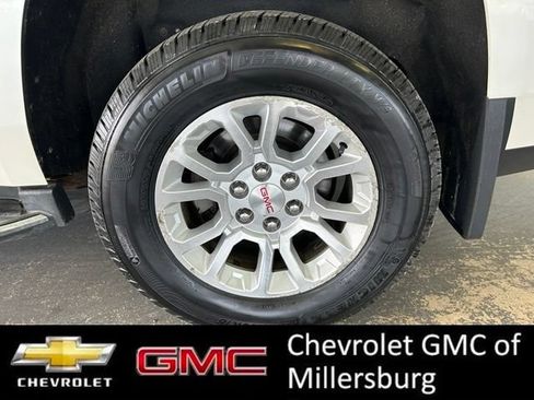 Used 2015 GMC Yukon SLT AWD/4WD image 9