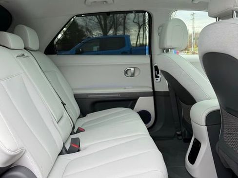 Used 2024 Hyundai Ioniq 5 Limited image 19