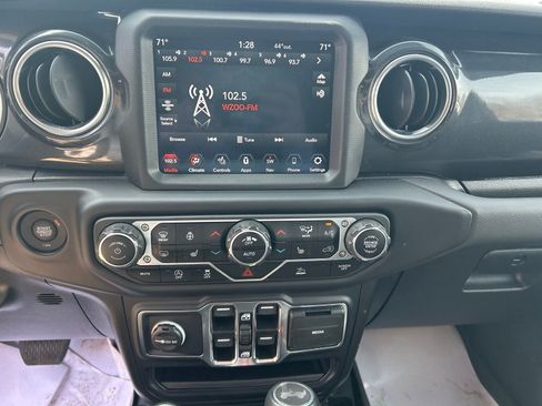 Certified 2023 Jeep Wrangler Sahara AWD/4WD image 18