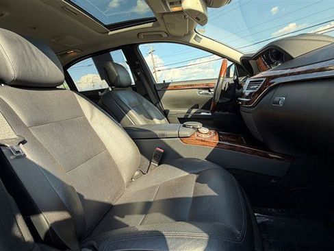 Used 2012 Mercedes-Benz S 550 4MATIC image 32