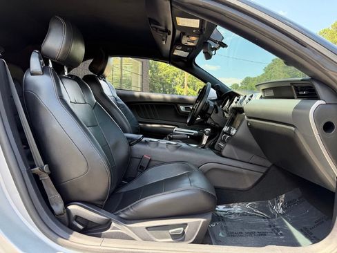 Used 2019 Ford Mustang GT Premium RWD image 33