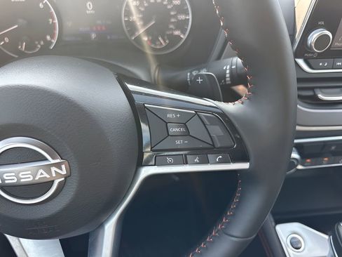 Used 2025 Nissan Altima 2.5 SR image 15