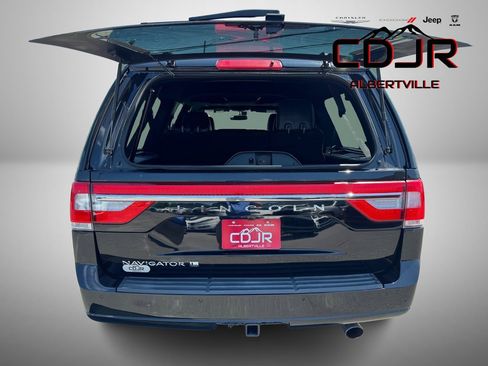 Used 2017 Lincoln Navigator L Reserve image 9