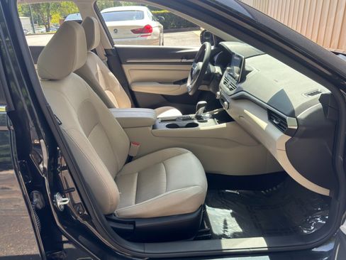 Used 2022 Nissan Altima 2.5 SV FWD image 14