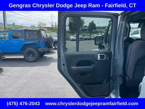 Used 2024 Jeep Wrangler Unlimited w/ Convenience Group AWD/4WD image 35