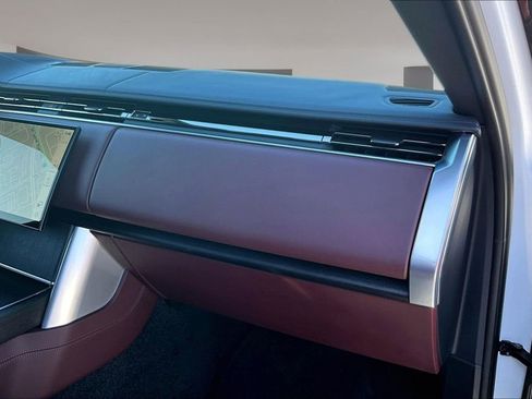 Used 2025 Land Rover Range Rover SE image 25